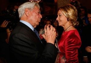 Esperanza Aguirre y Mario Vargas Llosa en el Círculo de Bellas Artes de Madrid. Foto del Partido Popular bajo Licencia CC.